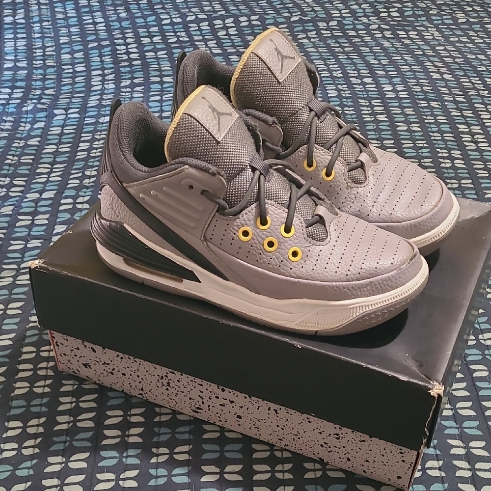 Jordan Grey And Yellow